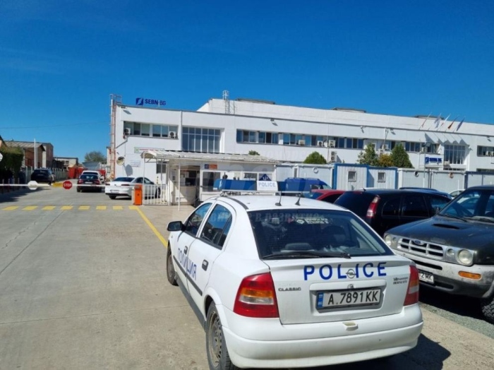 След обгазяването с отровни газове: Кабелният завод в Карнобат остава затворен 