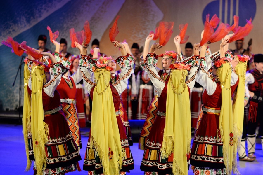 „Неделно хорище” възобновява 100-годишни традиции в Бургас