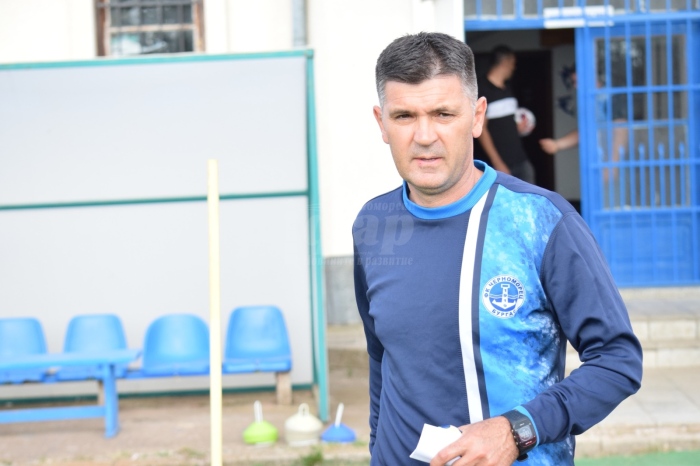 Ангел Стойков, старши треньор на „Черноморец“: Навремето само от бургаските школи можеше да се направи един отбор за „Б“ група, сега не е така