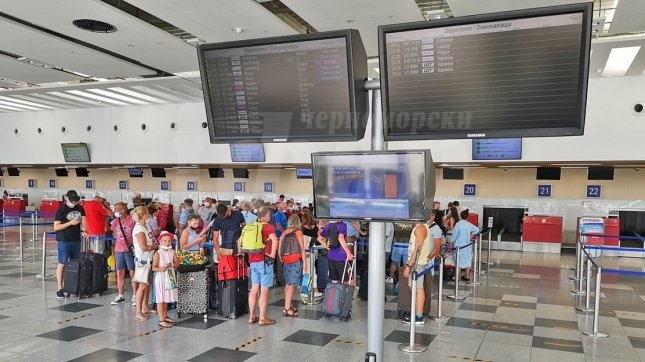 Въпреки колебанията от летище Бургас се хвалят с ръст на трафика 