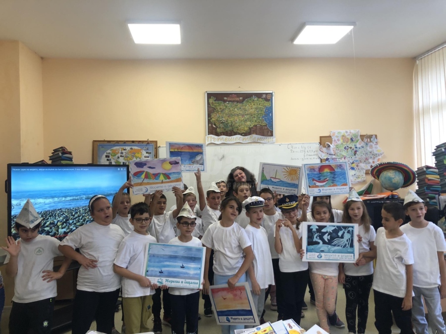 Картички от морето пристигат в Ловеч за Деня на Черно море