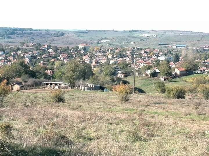 Длинноногая внучка села на член деда, отдыхая с ним в беседке - смотреть онлайн