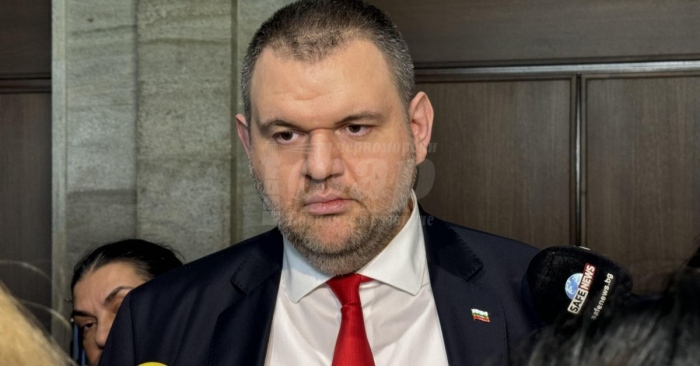 Пеевски: Президентът трябва веднага да подпише указа за смяна на външния министър