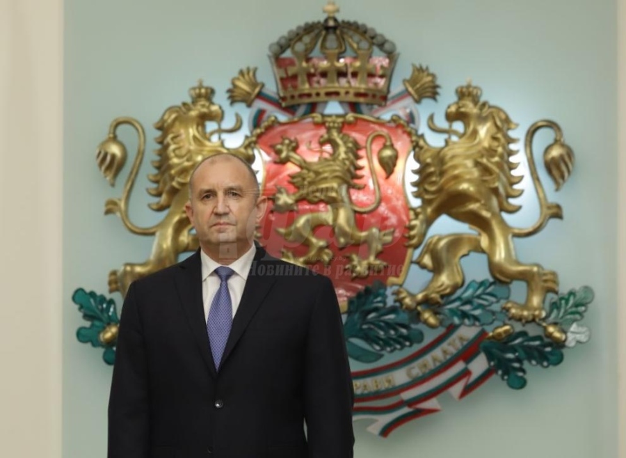 Радев ще удостои с Почетния знак на президента изявени български дейци 