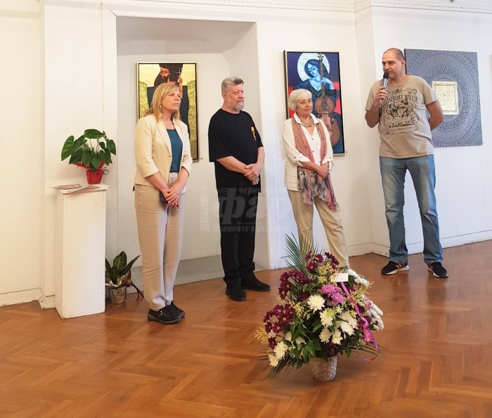 Стефан Георгиев гостува в Бургас със знакова изложба