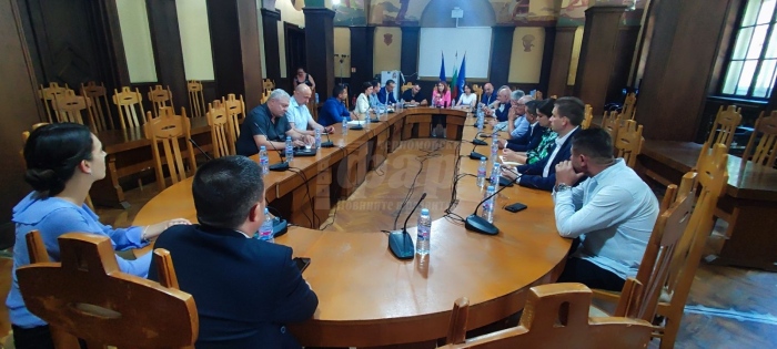 Среща с апел за взаимна работа на бургаските депутати се проведе в Областна администрация - Бургас