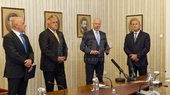 Кандидатът за премиер Росен Желяков предложи състав на кабинет, трима в него с Бургаска връзка 