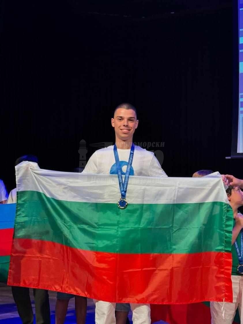 Поздравления за златния медалист от математическото състезание в Дубай Панайот Димитров