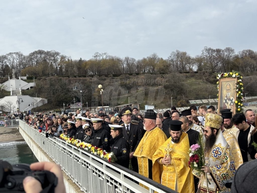 Почетохме загиналите моряци и рибари