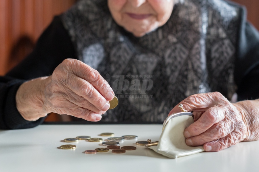 Кога ще преведат коледната добавка от 100лв. за най-бедните пенсионери