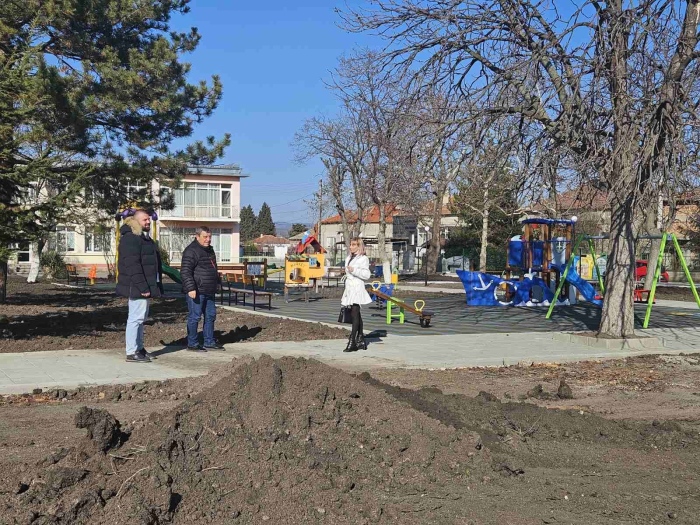 Детската градина в Камено е с обновено дворно пространство