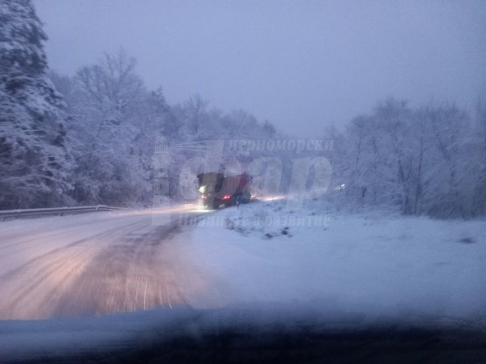 Затварят отсечката Обзор-Слънчев бряг за всички автомобили