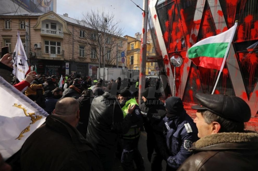 СДВР след протеста на „Възраждане”: Шестима са задържаните, около 10 са пострадали полицаи 